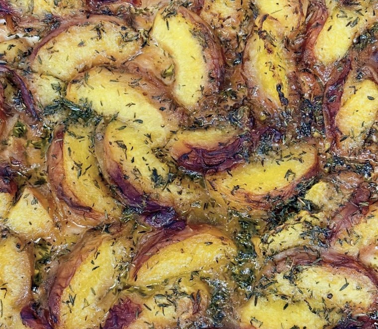 Focaccia aux pêches rôties et thym